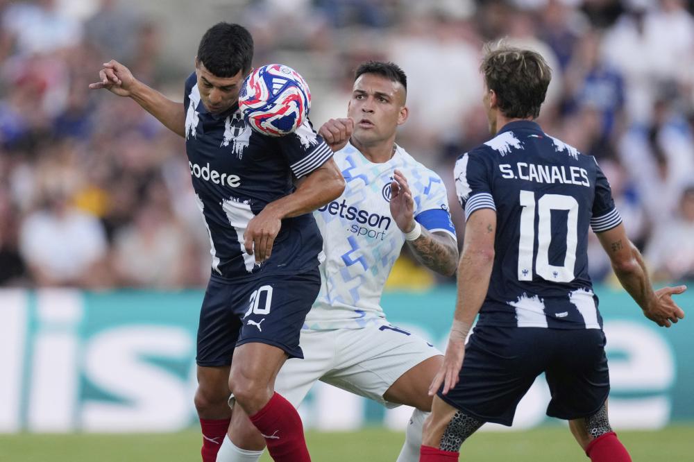 下半场爆发！约翰逊全场18中9，得到29分12板12助